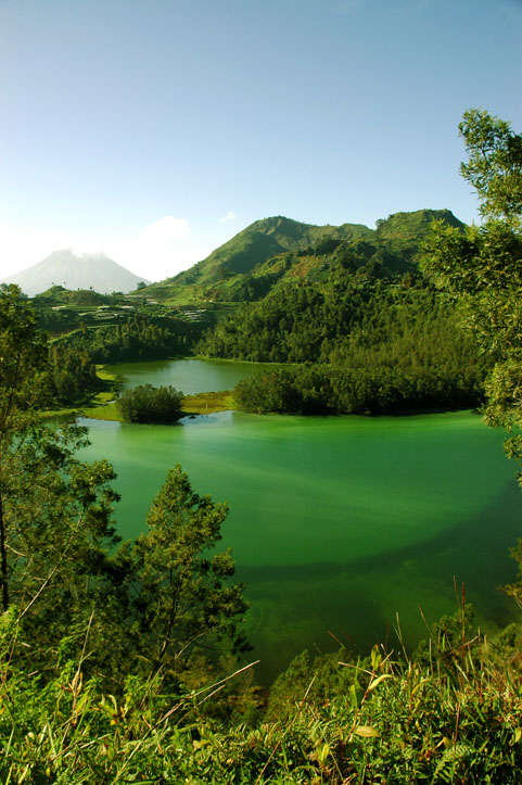 telaga warna dari atas bukit
