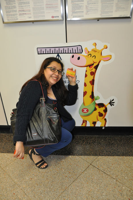 gratis-naik-kereta-bawah-tanah-kalo-tinggi-kita-dibawah-si-jerapah