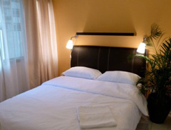 contoh kamar double budget di orange pekoe :)