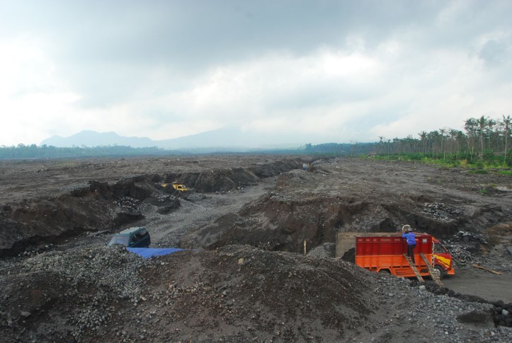 desa yang hancur karena letusan merapi beberapa tahun lalu