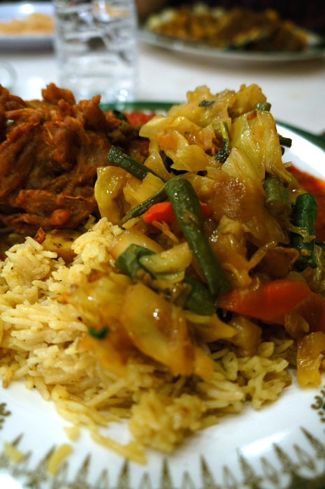 ini makanan di resto India yang super duper yummy :) makan disini berdua plus minum total 50 MYR tapi makannya ala buffet gitu :) resto india gini ada dimana2 di KL, kalau di bukit bintang tiap ngedip pasti nemu hahaha