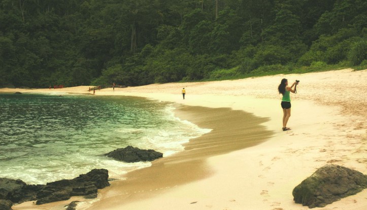 guling-gulingan disini plus naked juga gpp hehe