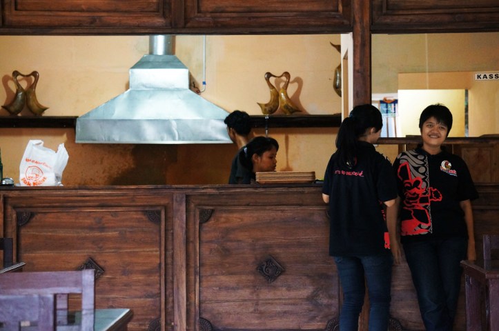 suasana didalam rumah makan pak gendut