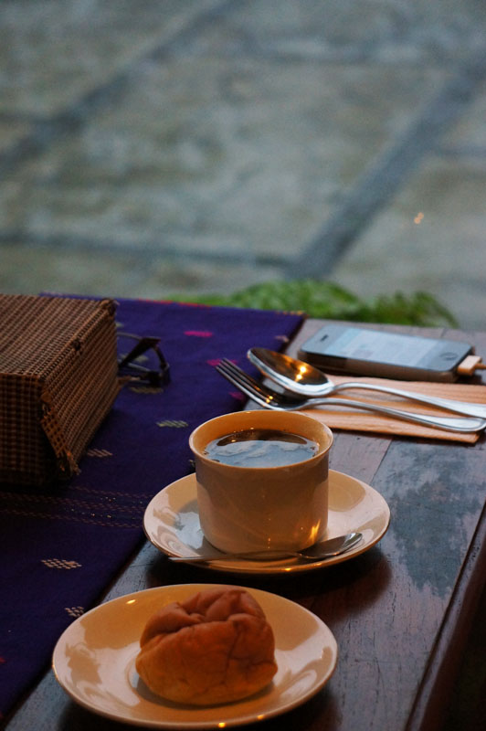 Bajigur dan roti yang keras