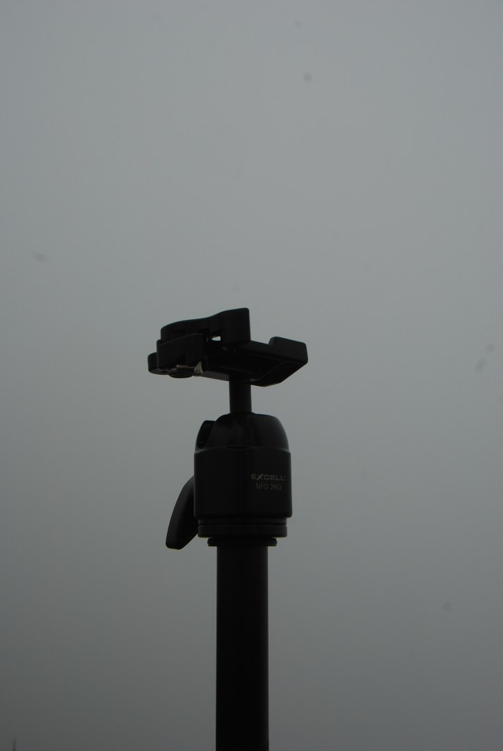 bukti kebodohan kami berdua. Jalan2 bawa tripod tapi kepalanya ketinggalan dong hehe