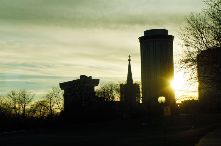Hampir sunset dan ada gereja kecil disana