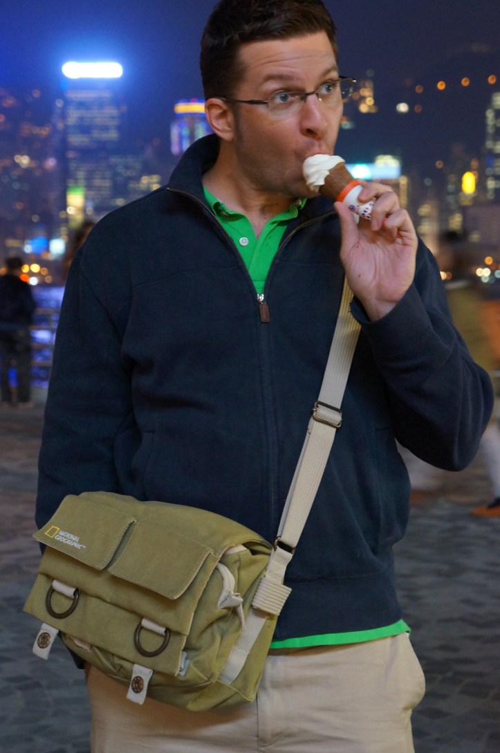 dingin-dingin es cream tetep loh laku