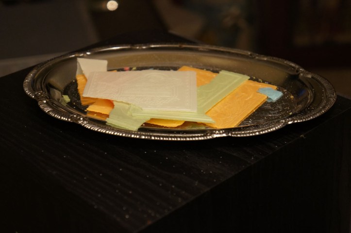 roti dalam tradisi Polandia yang biasanya nanti disobek2 trus dibagi2 ke masing2 orang disertai doa :)