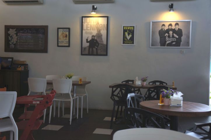 Penuh poster bintang-bintang dari Inggris