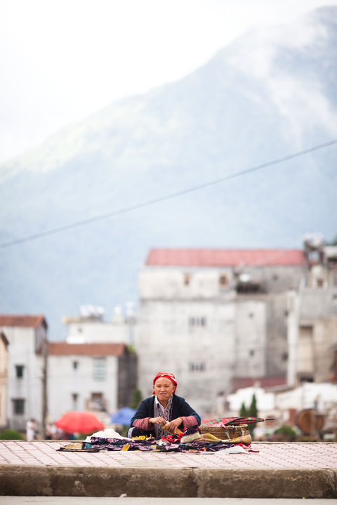 Pedagang suku H'mong di pasar