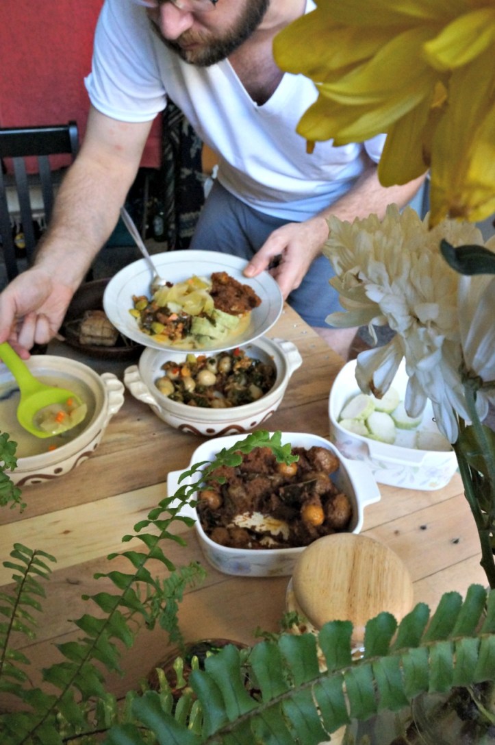 Let's eat Lontong 3 kali sehari hauhaha