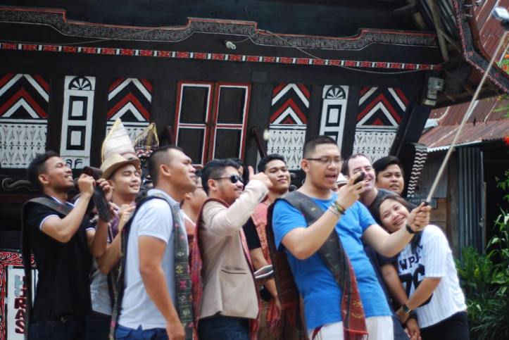 Uyee.......bisa masuk loh segitu banyak orang. yang ini pake gopro