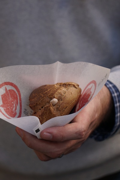 Jajanan pinggir jalan sepanjang temple