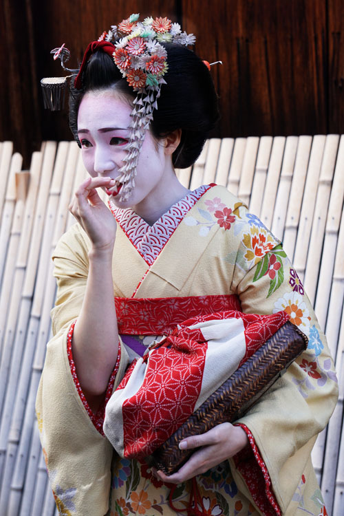 Yang ini juga ramah banget dan ketawa-ketawa trus