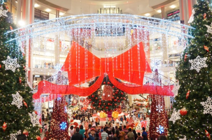 Suasana natal di Pavillion Mall. Selalu hip hip huray