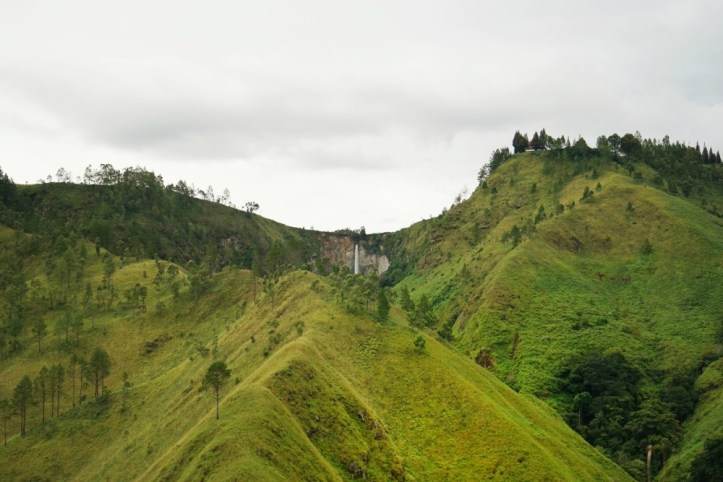 Ada yang bisa ngeliat air terjun Sipiso-piso?