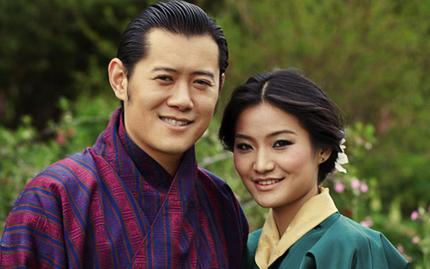 Pic source : www.telegraph.co.uk Raja Bhutan dan Istri