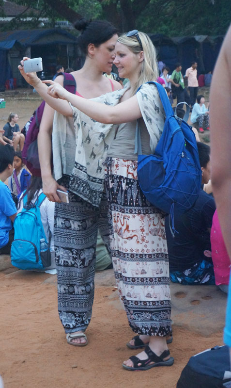 Ini salah satu gaya Cambodia :)