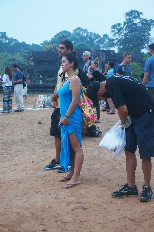 Gaya cewek Spanyol kata si Matt haha. Kalo kata saya gaya cewek Jakarta ke pantai