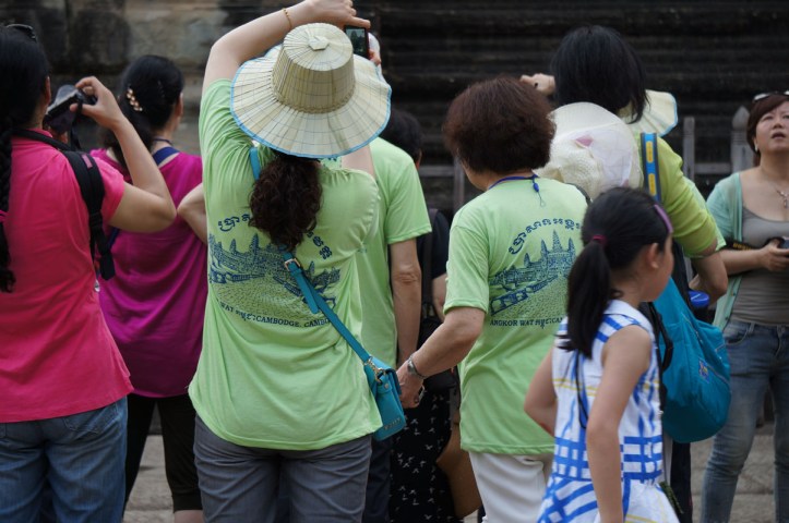 Group...... manis ya mereka kalau kemana2 dipandu ama guidenya pake bendera