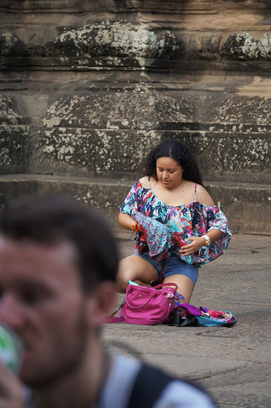 :) terlalu panas emang di Cambodia