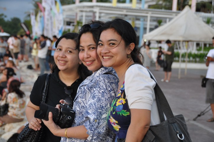 Turis banget nungguin sunset di KUta