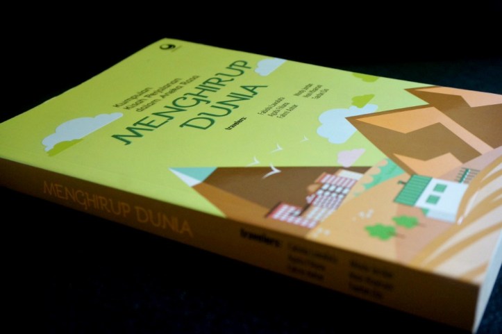 buku traveling menghirup dunia