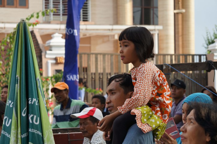 Perlombaan khas 17 Agustus - Panjat Pinang