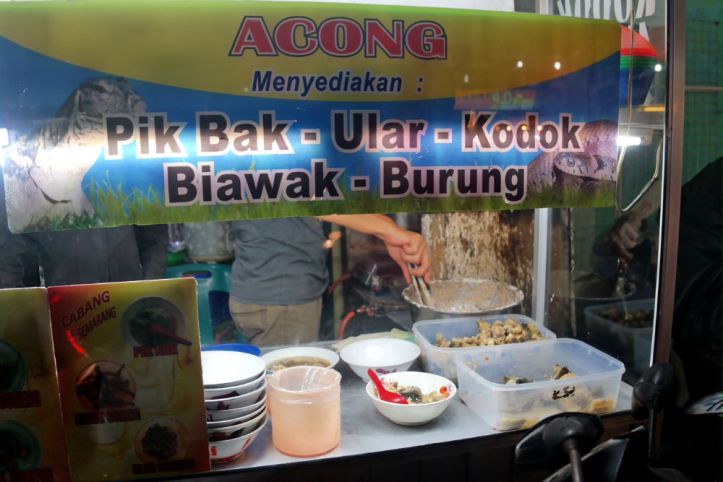 Siapa berani coba? Turis Mesum mau coba tapi takut dosa katanya haha Asia Mega Mas Medan