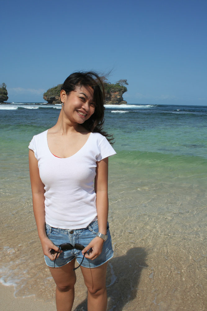 Pantai Watukarung Pacitan