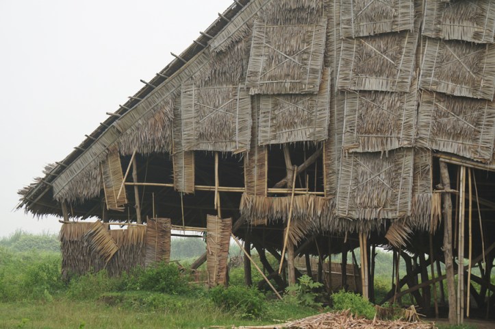 Bangsal tembakau yang ditinggalkan kosong