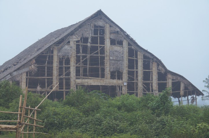 Bangsal yang hampir hancur