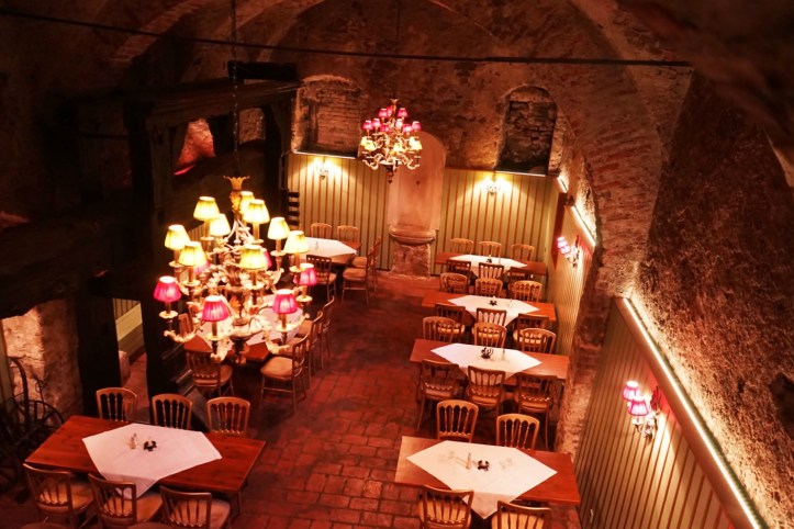 Salah satu bar bawah tanah di Prague