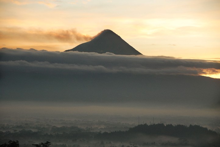 Punthuk Setumbu - Magelang