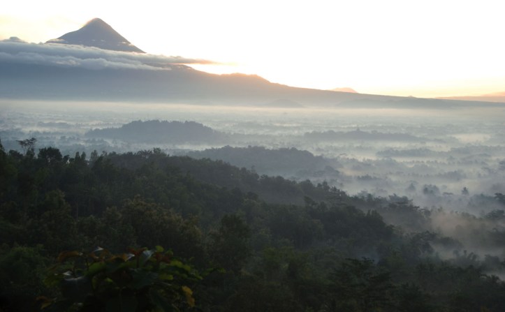 Punthuk Setumbu - Magelang Indonesia