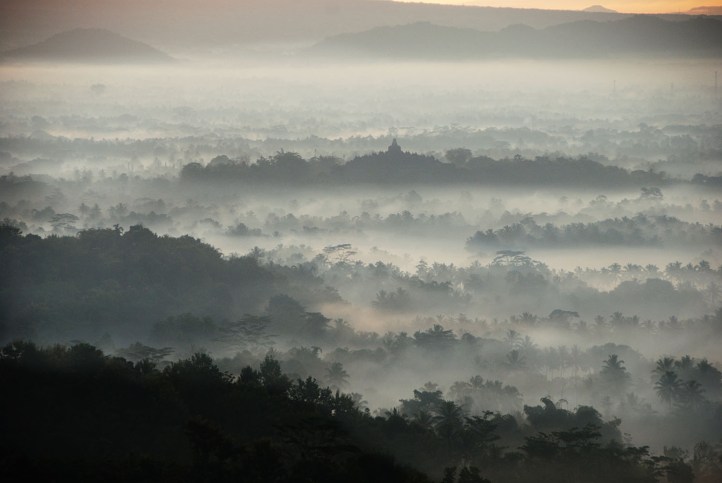 Punthuk Setumbu Address: Jl.Borobudur Ngadiharjo KM3 Karangrejo, Borobudur, Magelang, Central Java 56553, Borobudur, Jawa Tengah Phone:(0293) 3301152 Hours: Sunday12AM–12PM Monday 12AM–12PM Tuesday 12AM–12PM Wednesday 12AM–12PM Thursday 12AM–12PM Friday 12AM–12PM Saturday 12AM–12PM 