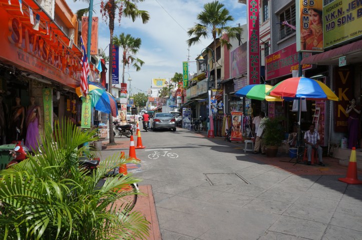 Little India untuk shopping aksesoris + kain sari