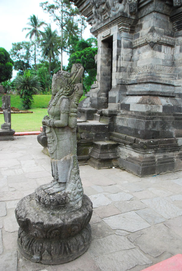 candi penataran blitar 