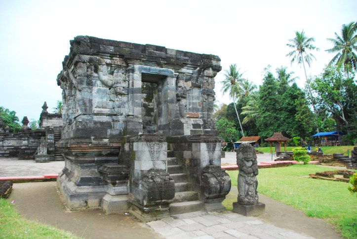 candi penataran blitar 
