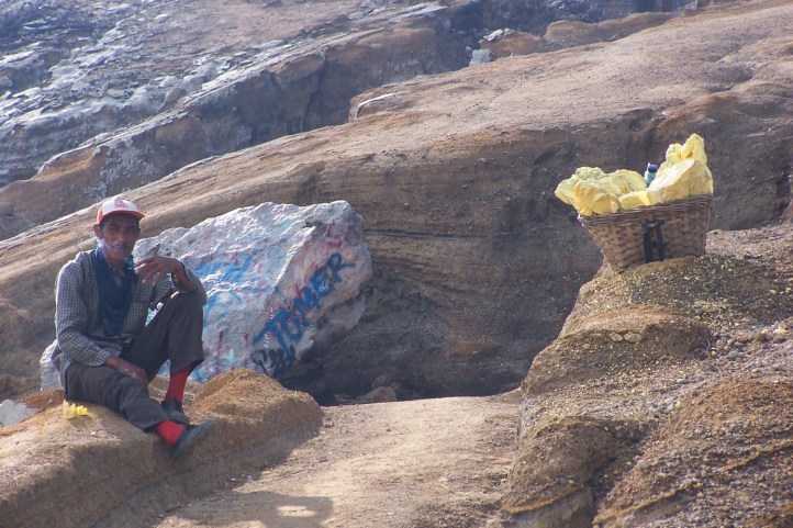Penambang Belerang - Ijen Jawa TImur