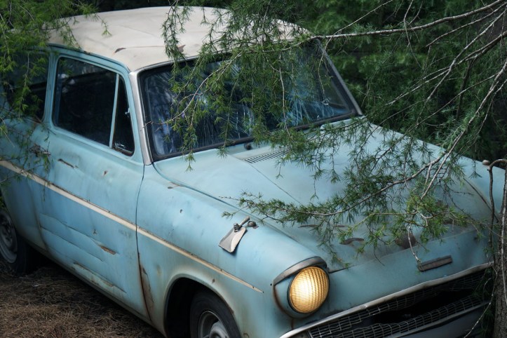 Mobil terbang yang digunakan Harry 