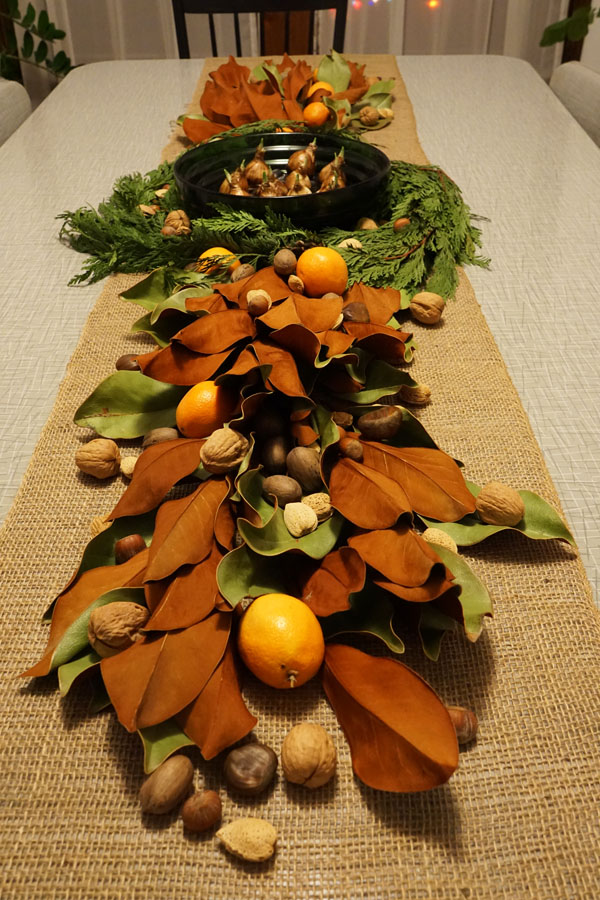 Meja makan menjelang jamuan Natal