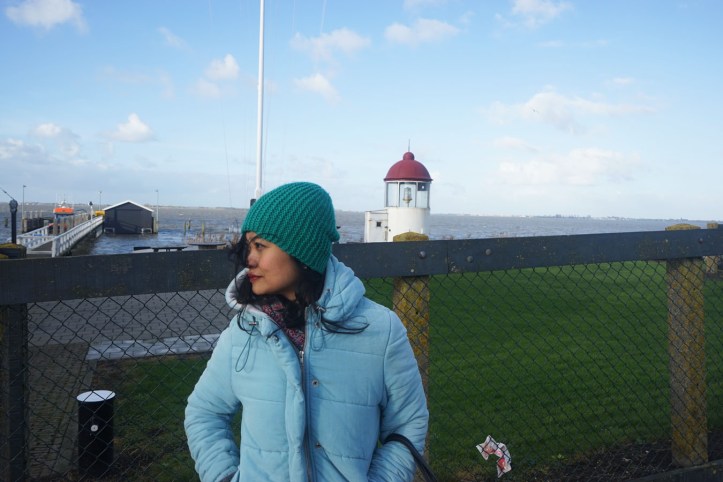 Marken Belanda Hat hadiah dari Febby supaya gak kedinginan haha