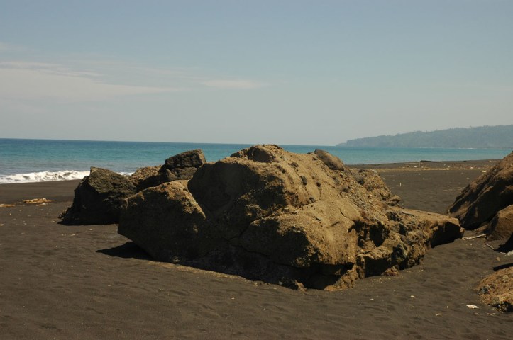 Watu Godhek Lumajang Ini gak yaa batu godheknya?
