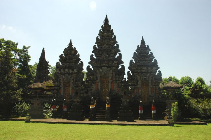 Pura Agung Semeru Lumajang